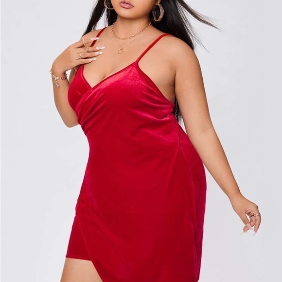 ♥️Shein Curve,1X Plus, Wrap Hem Glitter Cami Dress, Excellent Condition, FIRE!!! - Picture 3 of 15